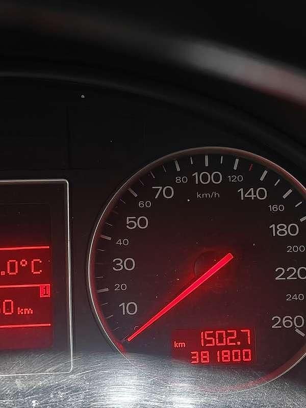 Gebraucht Audi A4 101 PS (74 kW) 2004 Blau Limousine