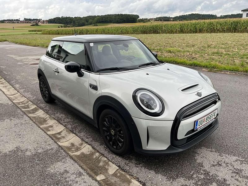 Gebraucht Mini Cooper SE 135 kW (184 PS) 2021 Silber Kleinwagen