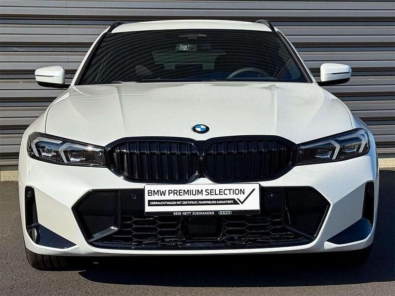Gebraucht BMW 320 Shadowline 190 PS (139 kW) 2025 Mineralweiß Kombi