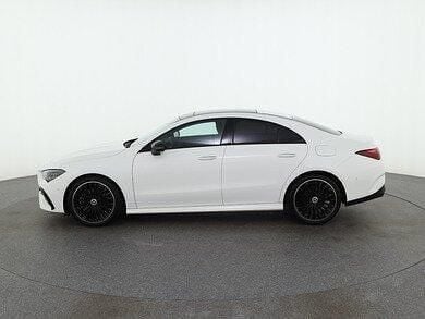 Gebraucht Mercedes CLA200 149 PS (109 kW) 2025 Polarweiß Coupé