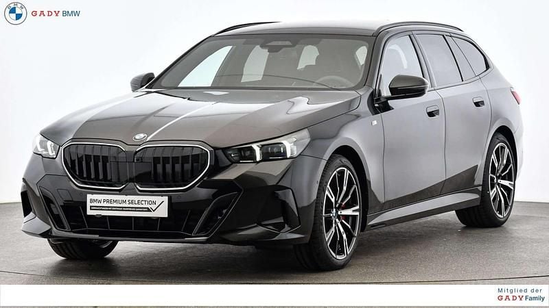 Gebraucht BMW 540 Shadowline 303 PS (222 kW) 2025 Saphirschwarz Kombi