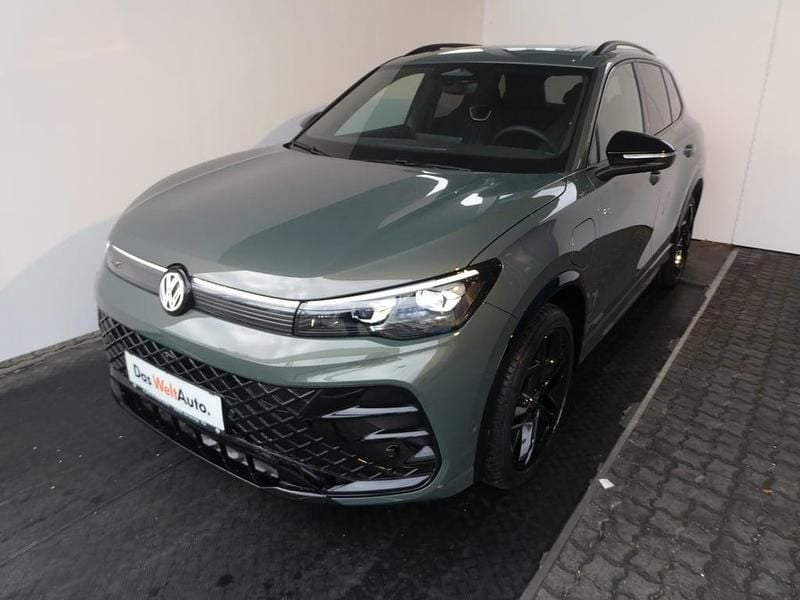 Neu VW Tiguan Sport 204 PS (150 kW) 2026 Mittelgrün metallic SUV