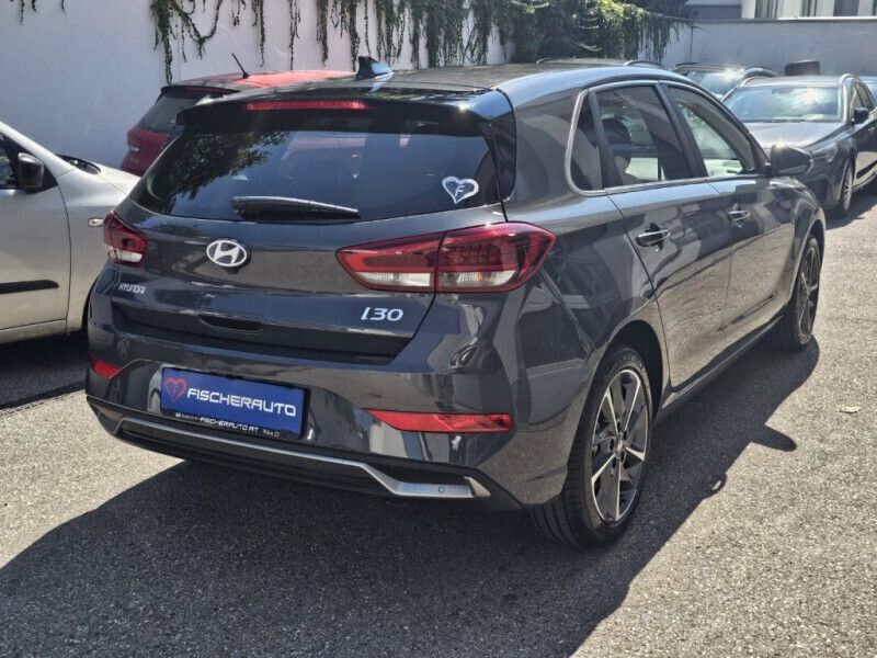 Gebraucht Hyundai i30 GO! 101 PS (74 kW) 2023 Ecotronic gray