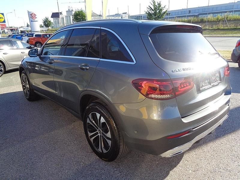 Gebraucht Mercedes GLC300e 211 PS (155 kW) 2020 Grau SUV