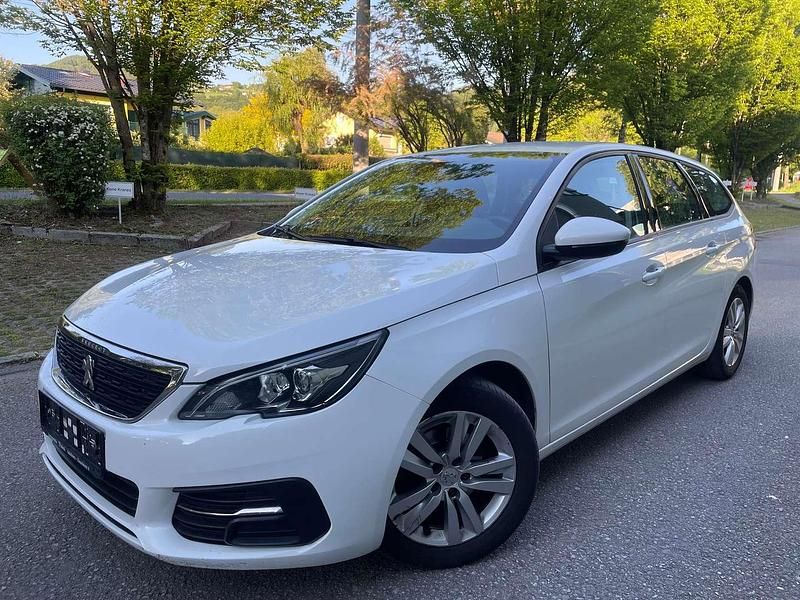 Gebraucht Peugeot 308 Active 102 PS (75 kW) 2020 Weiß Kombi