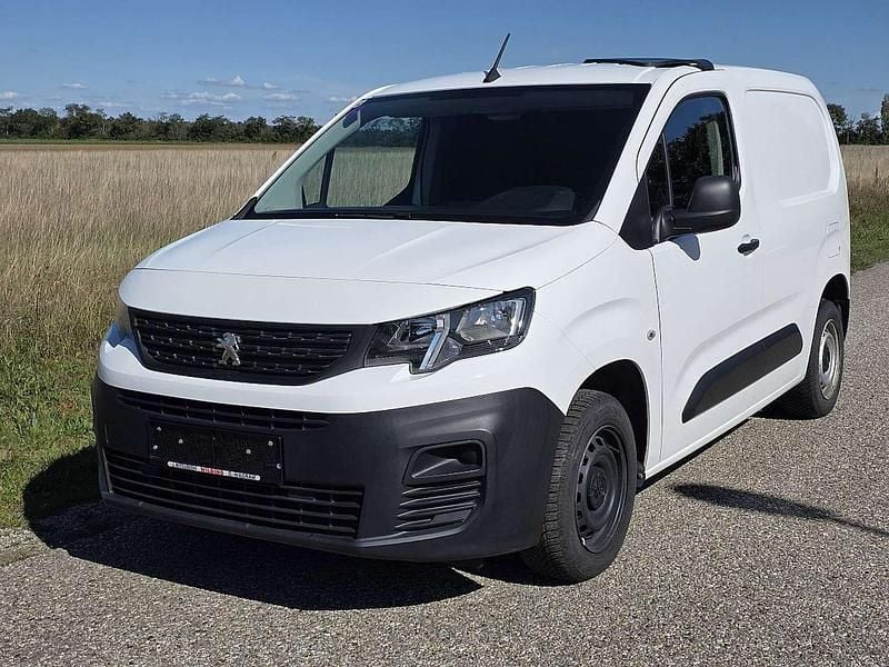 Gebraucht Peugeot Partner S 76 PS (55 kW) 2021 Weiß Van / Kleinbus