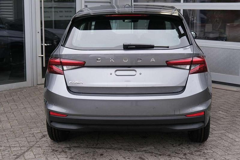 Neu Skoda Fabia Selection 150 PS (110 kW) 2025 Grau Limousine