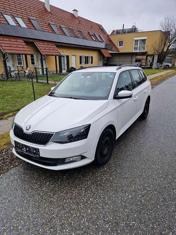 Gebraucht Skoda Fabia Active 90 PS (66 kW) 2017 Weiß Kombi