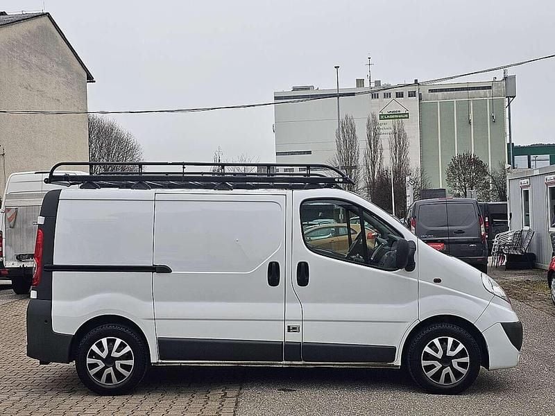 Gebraucht Opel Vivaro 114 PS (83 kW) 2014 Weiß Van / Kleinbus