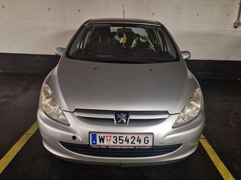 Silber Gebraucht 2005 Peugeot 307 Limousine | € 1.500 (Teuer) - Bild 1/4
