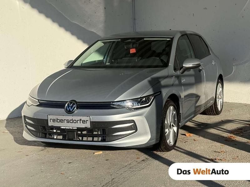 Neu VW Golf VIII 116 PS (85 kW) 2025 Silber Limousine