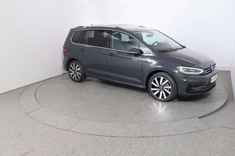 Gebraucht VW Touran R-line 150 PS (110 kW) 2024 Mittelgrau  normal Van / Kleinbus