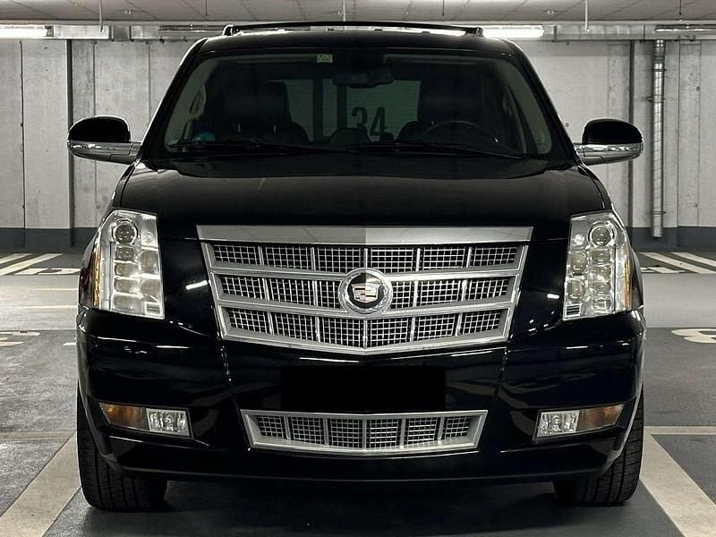 Schwarz Gebraucht 2011 Cadillac Escalade SUV | € 26.500 - Bild 1/4