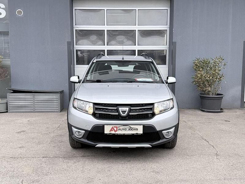 Gebraucht Dacia Sandero Stepway 90 PS (66 kW) 2014 Grau Limousine