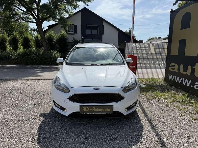 Gebraucht Ford Focus Trend 105 PS (77 kW) 2016 Weiß Kombi