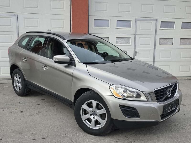 Gebraucht Volvo XC60 Kinetic 163 PS (119 kW) 2011 Grau SUV
