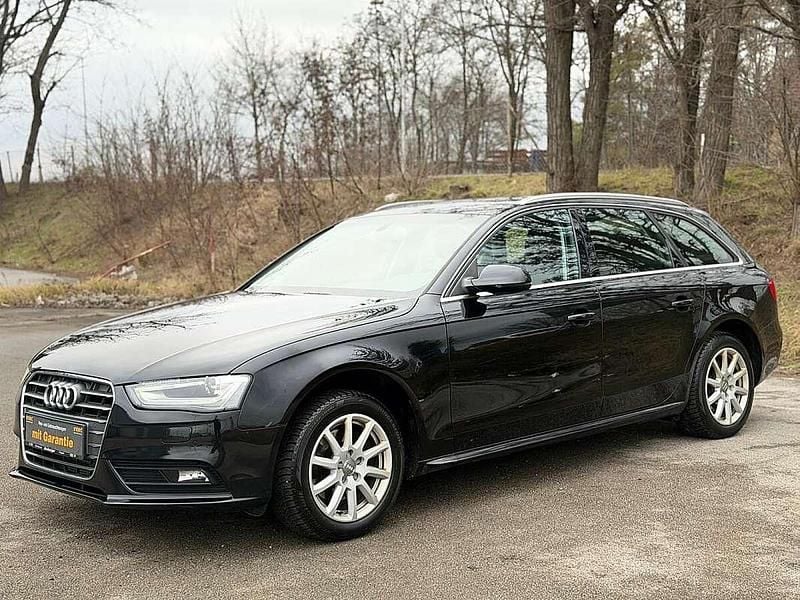 Gebraucht Audi A4 Comfort 120 PS (88 kW) 2012 Schwarz Kombi