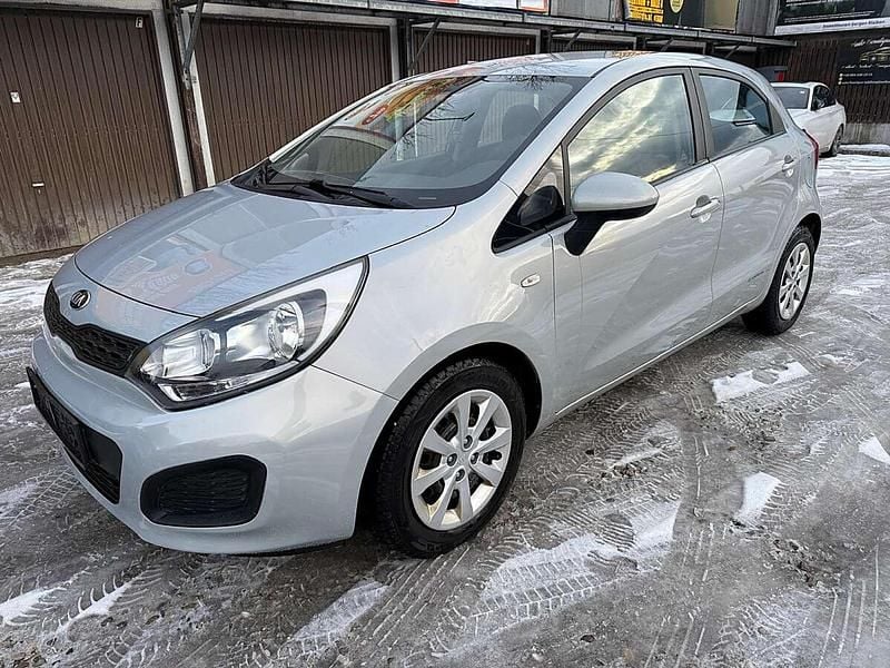 Gebraucht Kia Rio 86 PS (63 kW) 2013 Silber Limousine