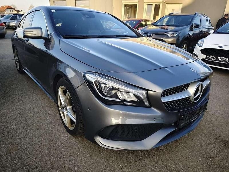 Gebraucht Mercedes CLA220 177 PS (130 kW) 2017 Grau Limousine