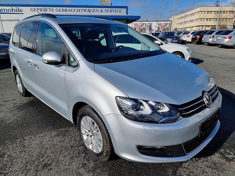 Blau Gebraucht 2016 VW Sharan Business Van / Kleinbus | € 20.990 - Bild 1/4