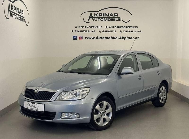 Blau Gebraucht 2010 Skoda Octavia Active Limousine | € 4.200 - Bild 1/4
