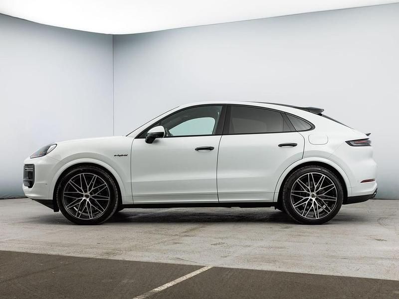 Gebraucht Porsche Cayenne Turbo E-Hybrid 739 PS (543 kW) 2025 Weiß SUV