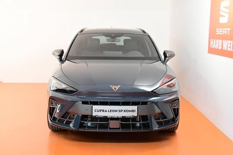 Gebraucht Cupra Leon 150 PS (110 kW) 2025 Dunkelblau  normal Kombi