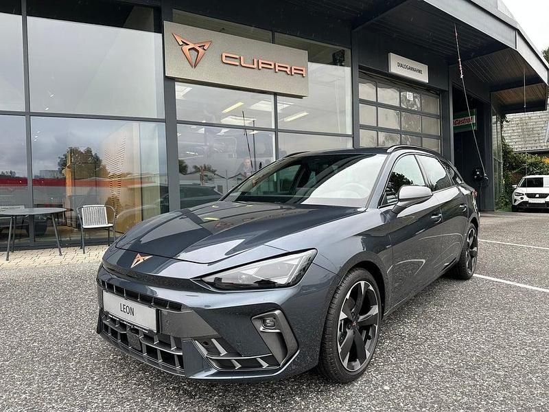 Neu Cupra Leon 150 PS (110 kW) 2025 Dunkelgrau  metallicperleffekt Kombi