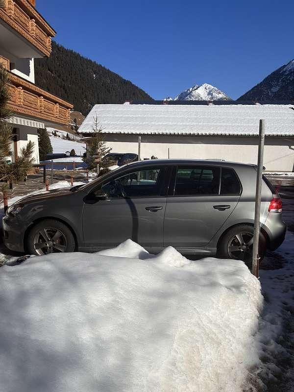 Gebraucht VW Golf Trendline 90 PS (66 kW) 2010 Limousine