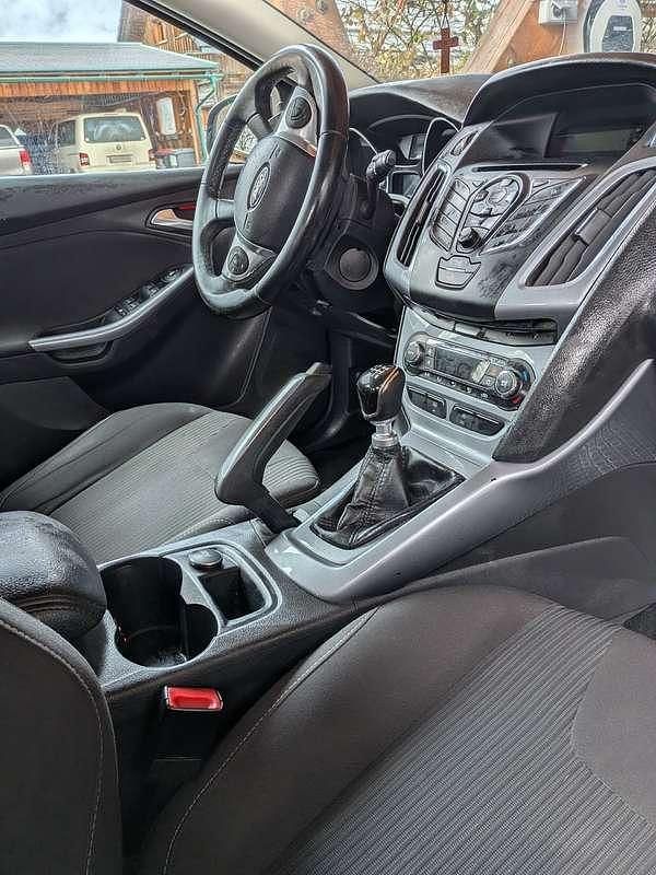 Gebraucht Ford Focus Trend 116 PS (85 kW) 2012 Schwarz Kombi