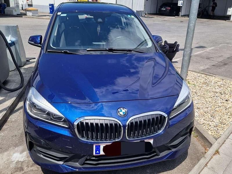 Blau Gebraucht 2019 BMW 216 Kombi | € 15.500 - Bild 1/4