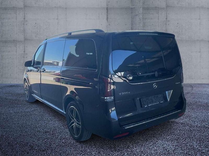 Gebraucht Mercedes V300 Avantgarde 237 PS (174 kW) 2025 Grau Van / Kleinbus
