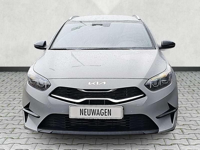 Neu Kia Ceed Sportswagon 101 PS (74 kW) 2025 Grau Kombi