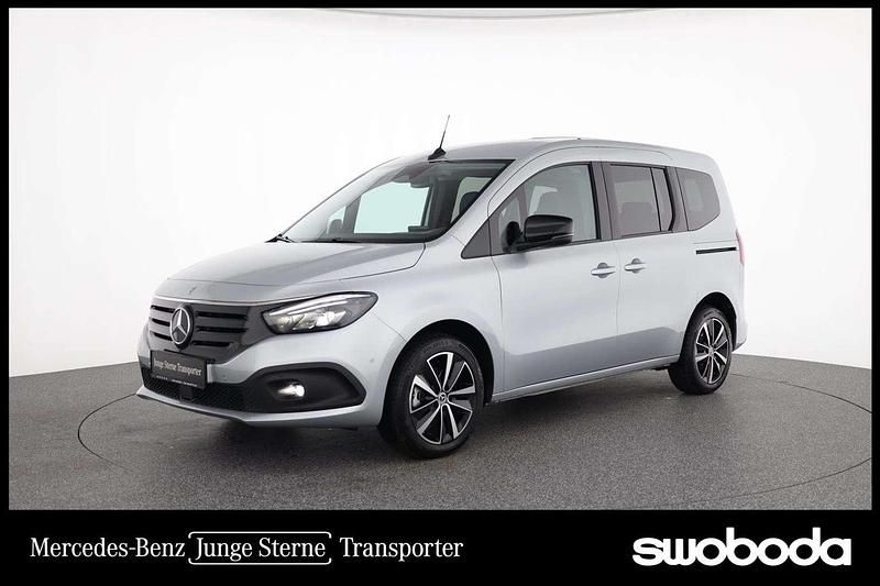 Silber Gebraucht 2023 Mercedes 200 Premium Kombi | € 31.500 - Bild 1/4