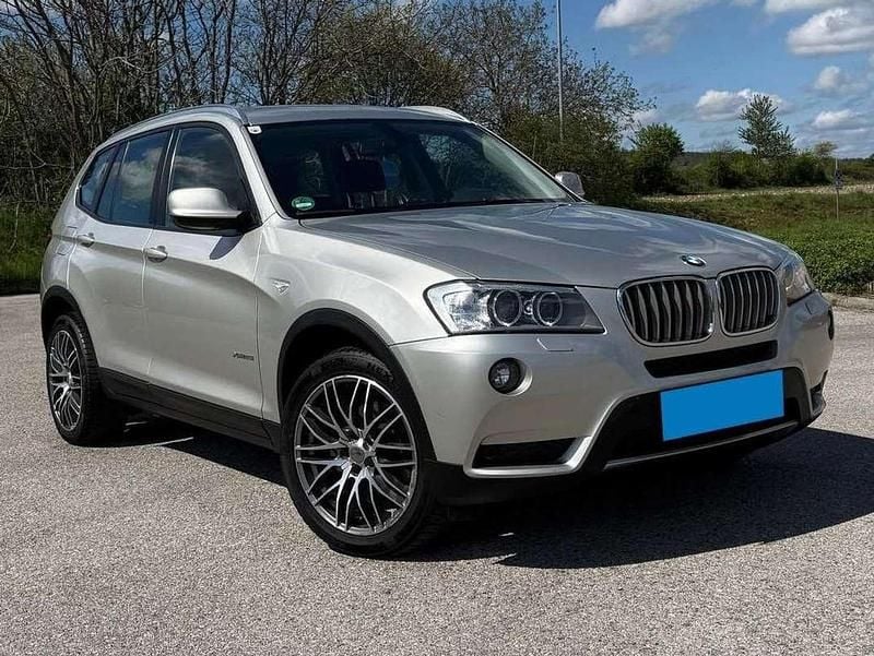 Grau Gebraucht 2011 BMW X3 SUV | € 10.999 - Bild 1/4