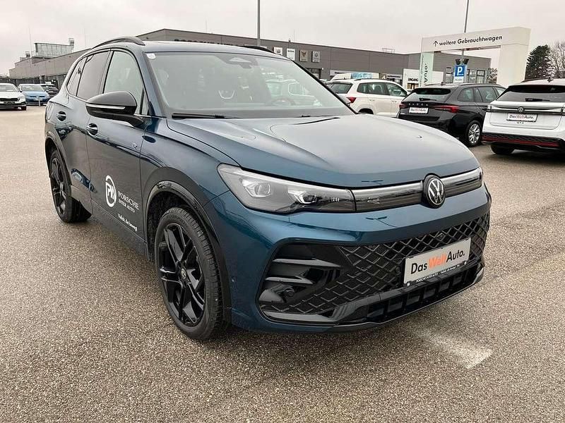 Neu VW Tiguan Sport 150 PS (110 kW) 2025 Dunkelblau  metallic SUV