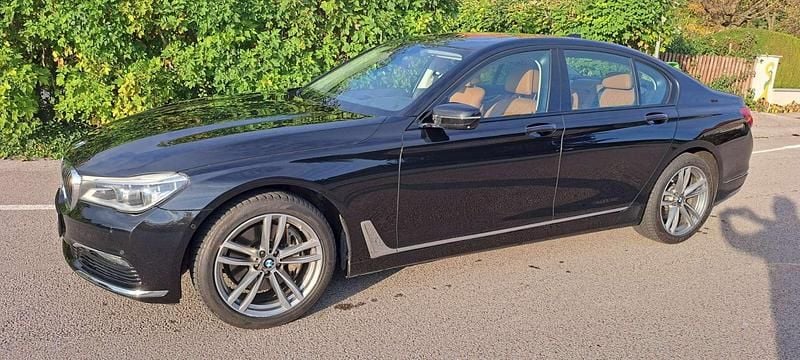 Schwarz Gebraucht 2019 BMW 740L Shadowline Limousine | € 41.990 - Bild 1/4