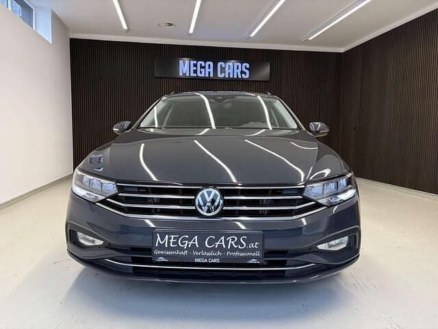 Grau Gebraucht 2020 VW Passat Business Kombi | € 21.900 (Teuer) - Bild 1/4