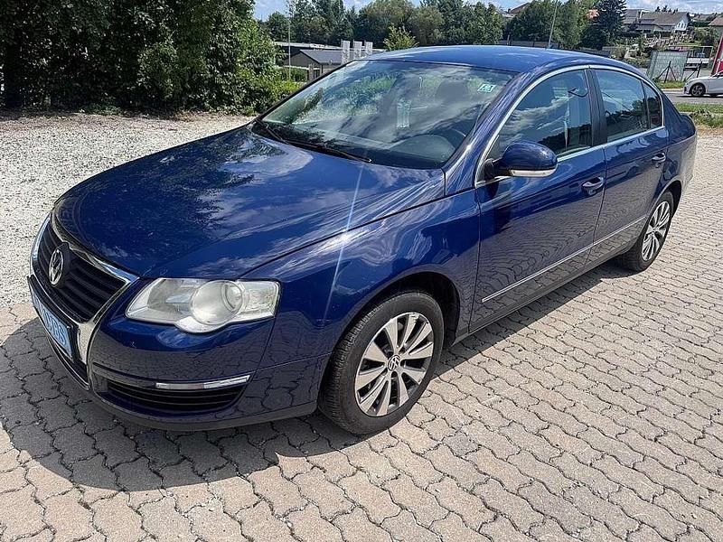 Blau Gebraucht 2009 VW Passat Limousine | € 3.999 (Fairer Preis) - Bild 1/4