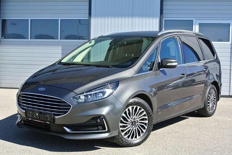 Grau Gebraucht 2021 Ford Galaxy Titanium Van / Kleinbus | € 26.900 (Fairer Preis) - Bild 1/4