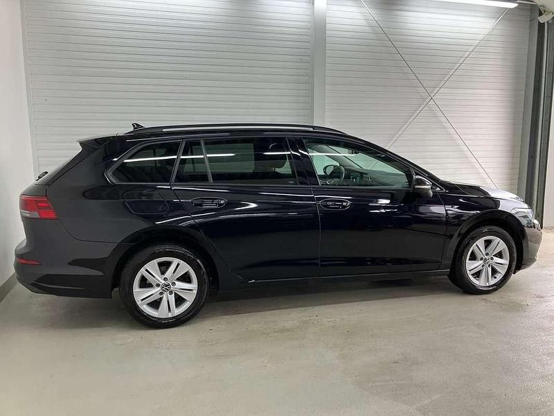 Gebraucht VW Golf VIII Life 116 PS (85 kW) 2023 Schwarz  metallicperleffektno Kombi