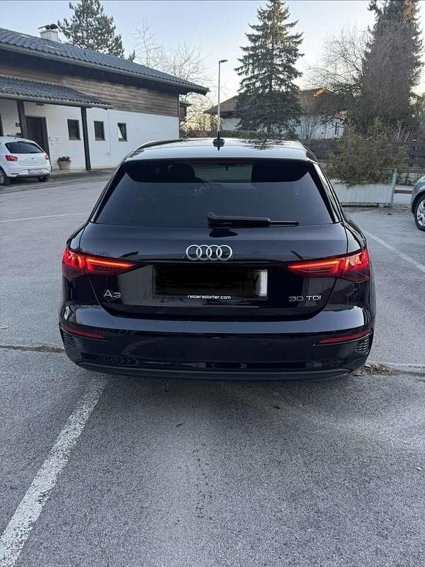 Gebraucht Audi A3 Sportback 116 PS (85 kW) 2021 Schwarz Kleinwagen