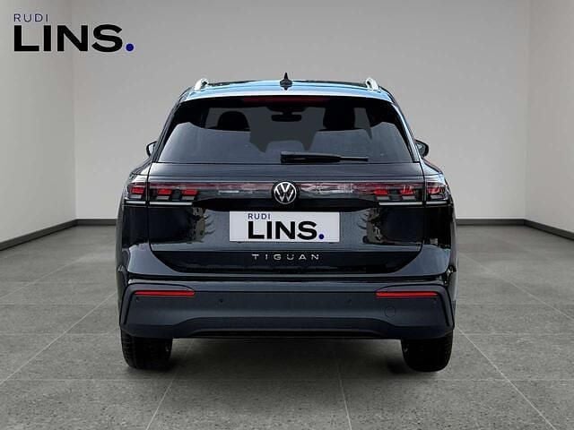 Neu VW Tiguan 150 PS (110 kW) 2026 Schwarz  metallic SUV