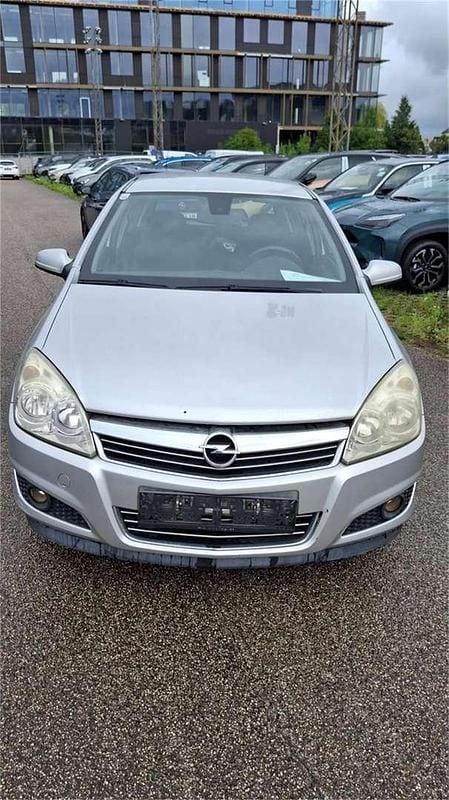 Gebraucht Opel Astra Style 118 PS (86 kW) 2007 Silber Limousine