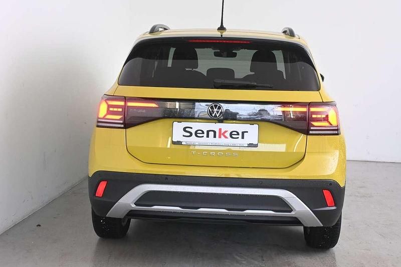 Neu VW T-Cross Life 95 PS (69 kW) 2025 Mittelgelb  metallic SUV