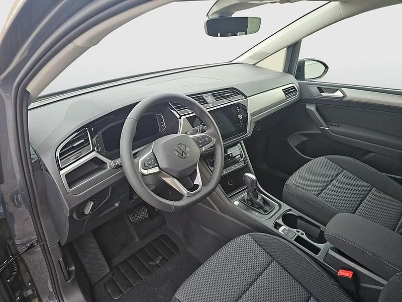Neu VW Touran 150 PS (110 kW) 2025 Mittelgrau  metallic Van / Kleinbus