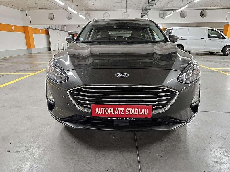 Gebraucht Ford Focus Titanium 120 PS (88 kW) 2020 Grau Kombi