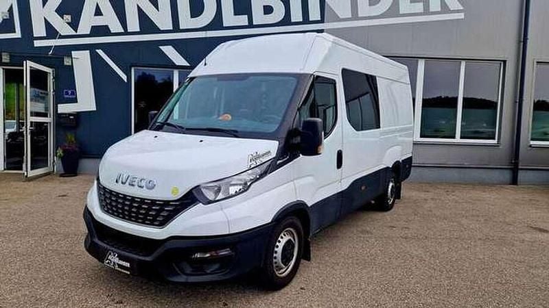 Weiß Gebraucht 2021 Iveco Daily Van | € 32.990 (Teuer) - Bild 1/4