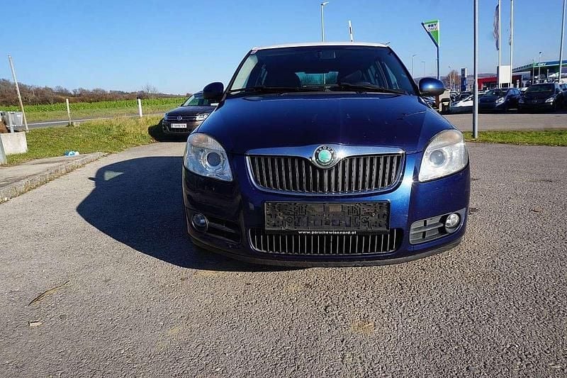 Blau Gebraucht 2009 Skoda Fabia SportLine Limousine | € 1.790 - Bild 1/4