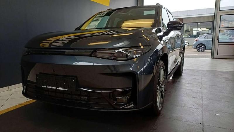 Neu Leapmotor C10 218 PS (160 kW) 2025 Grau SUV